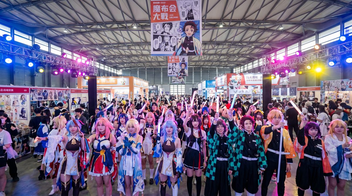 反差眼镜妹动漫cosplay视频